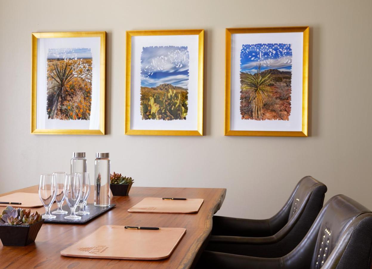 The Plaza Hotel Pioneer Park El Paso Eksteriør bilde Framed photographs