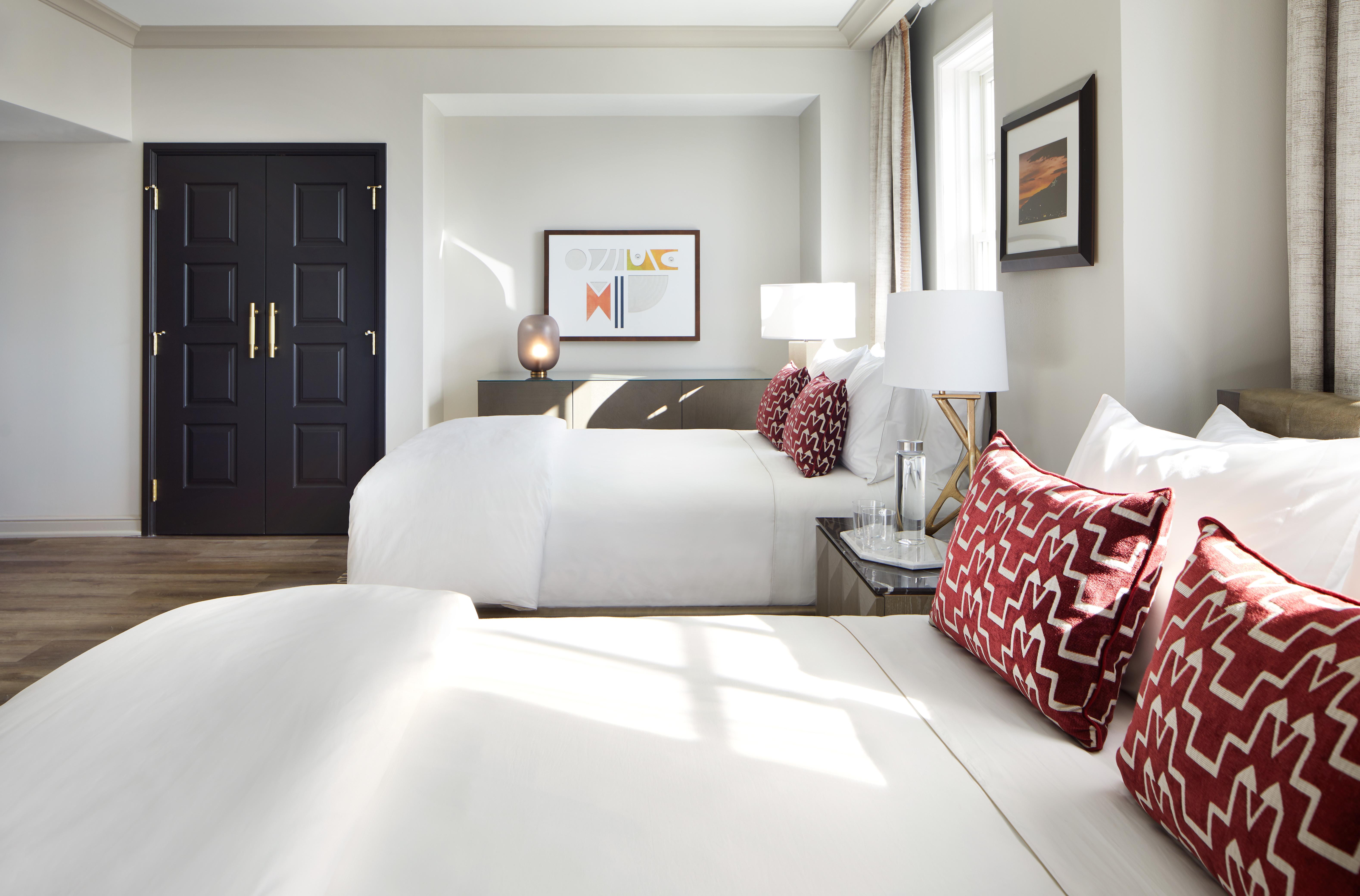 The Plaza Hotel Pioneer Park El Paso Eksteriør bilde A bedroom at the Hotel at Old Sugar Mill